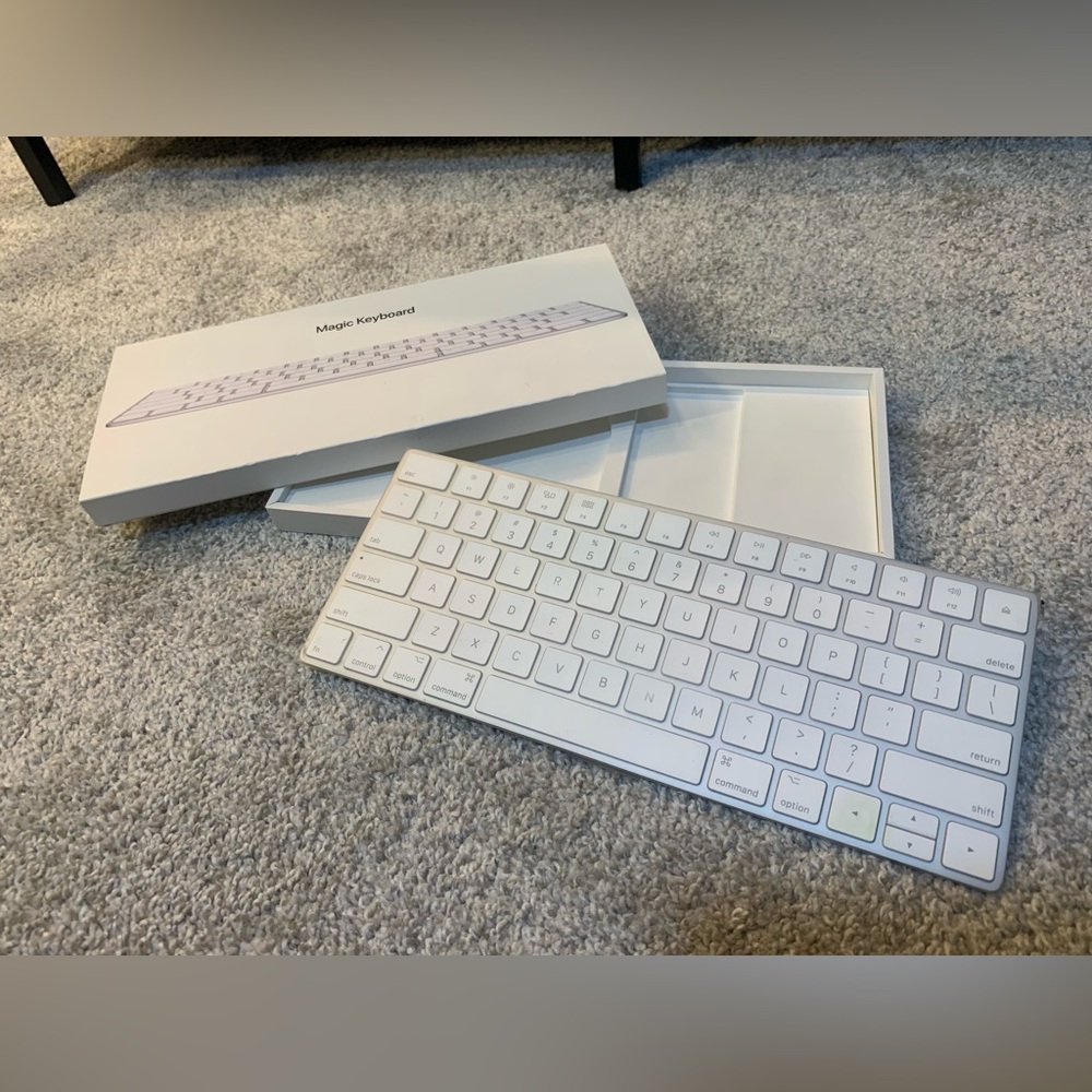Apple magic wireless keyboard